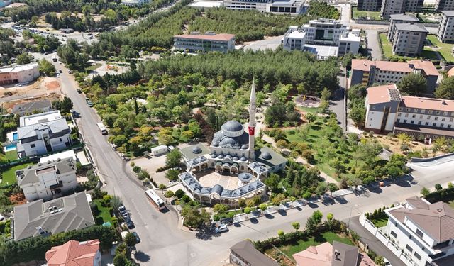 Fatih Parkı yenilenerek yeniden halkın hizmetine sunuldu