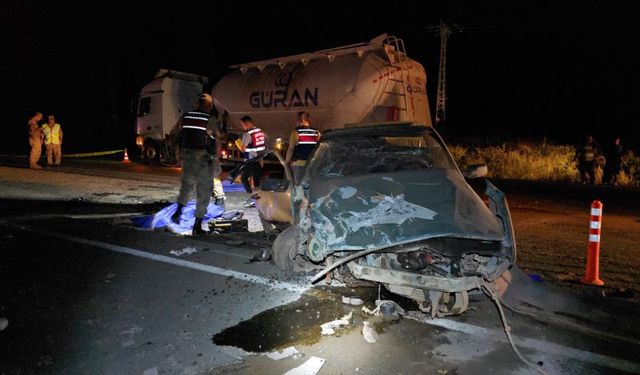 Gaziantep'te feci kaza! Otomobil tıra arkadan çarptı: 1 ölü, 1 yaralı