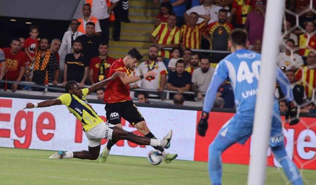 Trendyol Süper Lig: Göztepe:0 - Fenerbahçe:2  (İlk yarı)