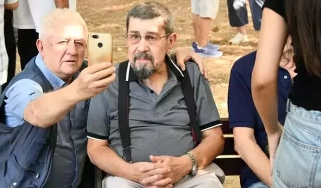 Cihat Tamer'in oğlunun cenaze töreninde selfie rezaleti