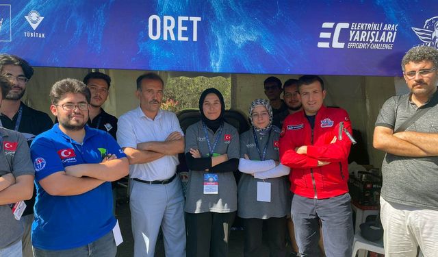 Selçuk Bayraktar , GAÜN standını ziyaret etti