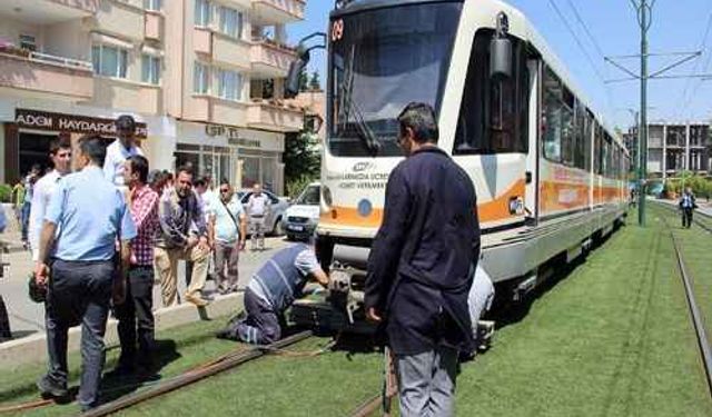 Gaziantep'te tramvay durağında korkunç olay!