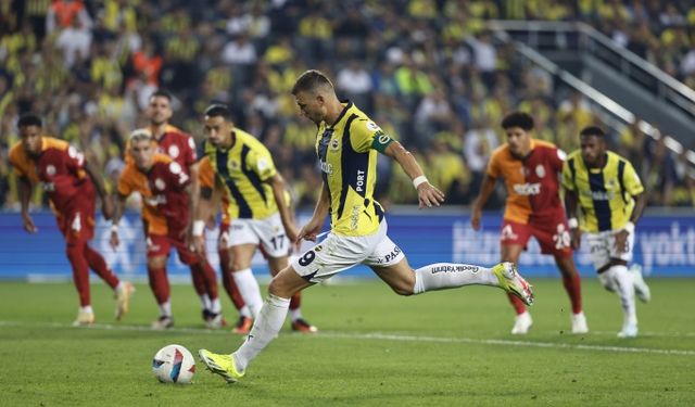 Fenerbahçe, ilk mağlubiyetini Galatasaray karşısında aldı!