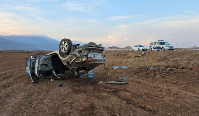 Gaziantep'te iki otomobilin çarpıştığı kazada 4 kişi yaralandı