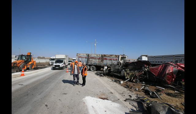 Gaziantep'te iki tırın çarpışması sonucu 1 kişi yaralandı