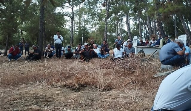 Çöpteki bidonda çıplak cesedi bulunan emekli profesör defnedildi