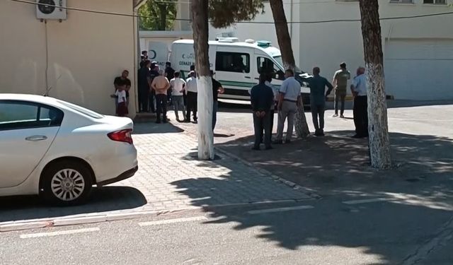 Gaziantep'te Hafif ticari araçla çarpışan genç motosiklet sürücüsü hayatını kaybetti