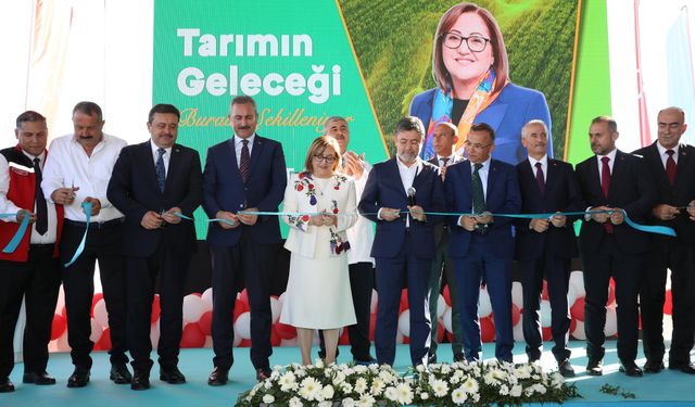 Bakan Yumaklı’nın katılımıyla Büyükşehir Haydi Ekmek Fabrikası açıldı