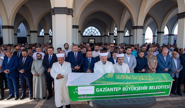 Milletvekili Bozgeyik'in ablası son yolculuğuna uğurlandı