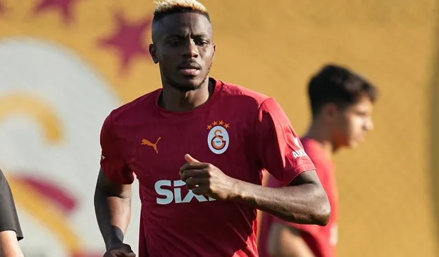 Galatasaray’da Victor Osimhen ilk antrenmanına çıktı