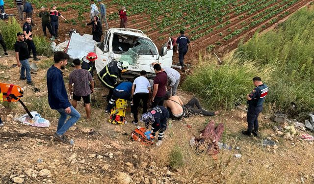 Gaziantep'te Feci Kaza! İşçi servisi uçuruma yuvarlandı: 17 yaralı