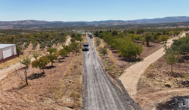 Şehitkamil’den kırsal mahallelerde yol atağı