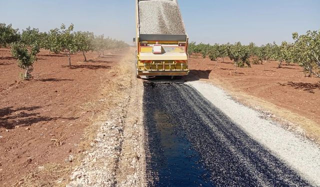 Kırsal mahallelerdeki yol sorunu Nizip Belediyesiyle çözüme kavuşuyor