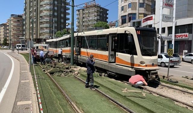 Gaziantep'te tramvay motosiklete çarptı! Sürücü hastaneye kaldırıldı...