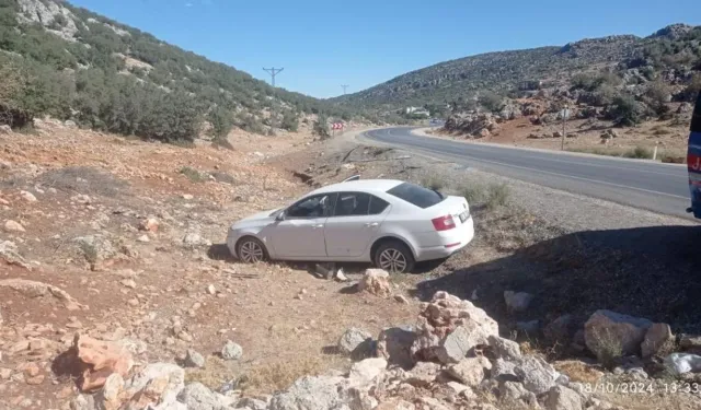 Gaziantep’te otomobil sürücüsü araziye uçtu: Yaralı var