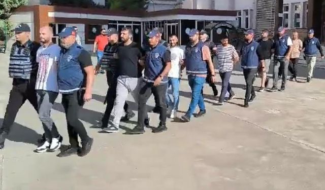 Gaziantep'te uzun namlulu silahlarla sokağa inen 12 şüpheli tutuklandı