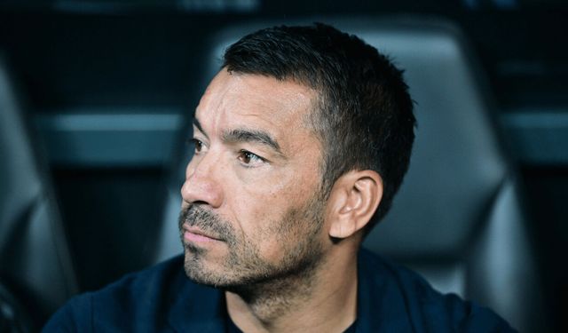 Giovanni van Bronckhorst’tan tek değişiklik