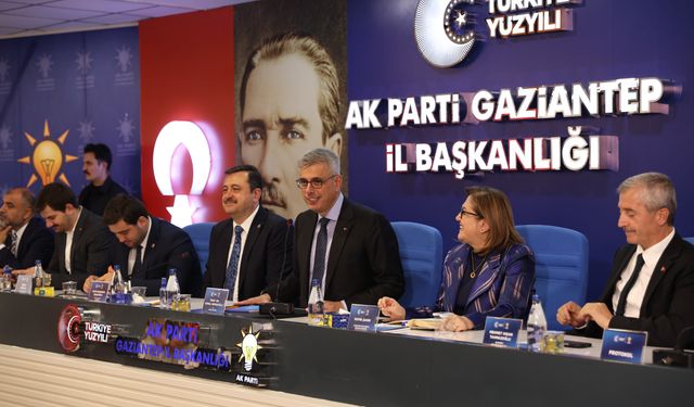 Sağlık Bakanı Kemal Memişoğlu AK Parti Gaziantep teşkilatı ile buluştu