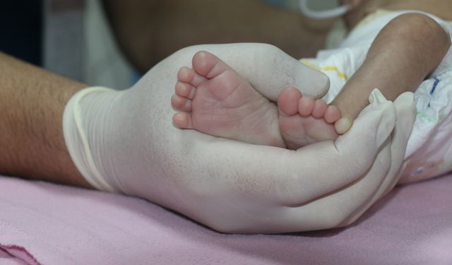 Gaziantep'te mucize bebek hayata tutundu!