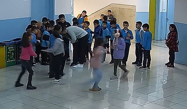 Gaziantep'te öğretmen Heimlich manevrası ile öğrencisinin hayatını kurtardı