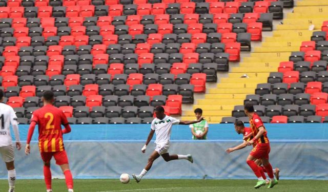 Gaziantep'te oynanan maçta Yeni Malatyaspor 0 - 2 Sakaryaspor (Maç sonucu)