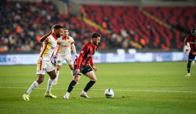 Trendyol Süper Lig: Gaziantep FK: 0 - Göztepe: 0 (İlk yarı)