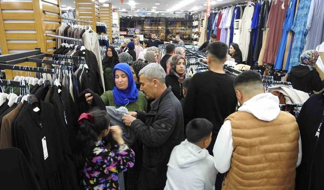 Gaziantep’te Ramazan’ın son gününde alışveriş kalabalığı!