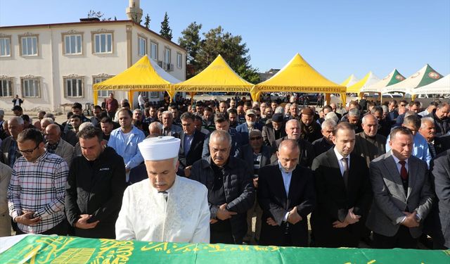 EPDK Başkanı Mustafa Yılmaz'ın annesinin cenazesi Gaziantep'te defnedildi