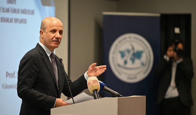 YÖK Başkanı Özvar, Gaziantep'te "Türkiye İlahiyat Fakülteleri Dekanlar Toplantısı"nda konuştu: