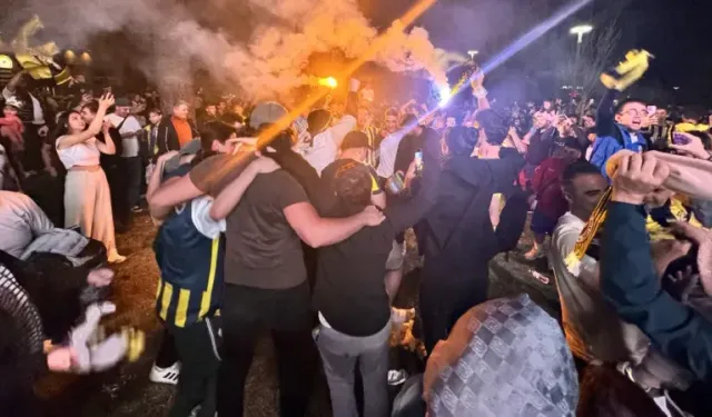 Gaziantep'te Fenerbahçe taraftarları Basketbol THY Avrupa Ligi şampiyonluğunu kutladı
