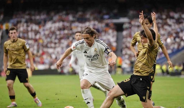 Ancelotti ve Modric, Real Madrid’e galibiyetle veda etti