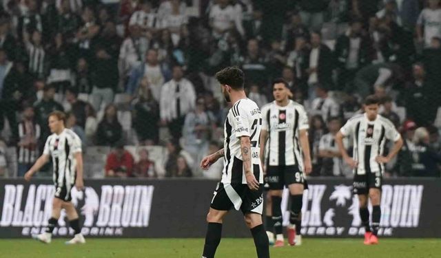 Beşiktaş son iç saha maçından mağlubiyetle ayrıldı