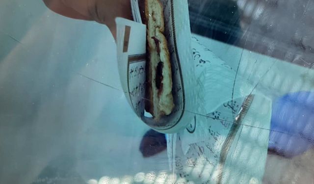 Gaziantep’te skandal: Kantinci Kur’an-ı Kerim sayfalarını tost kağıdı yaptı