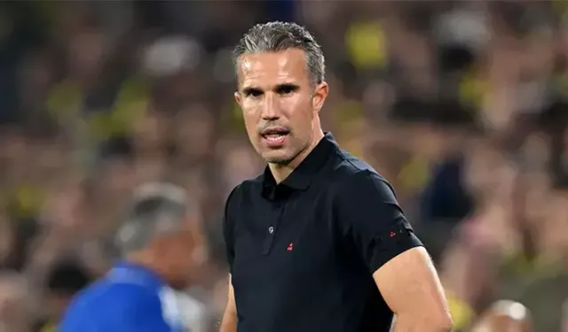 Robin van Persie: "Fenerbahçe’ye karşı daha sakin kalabilirdik"