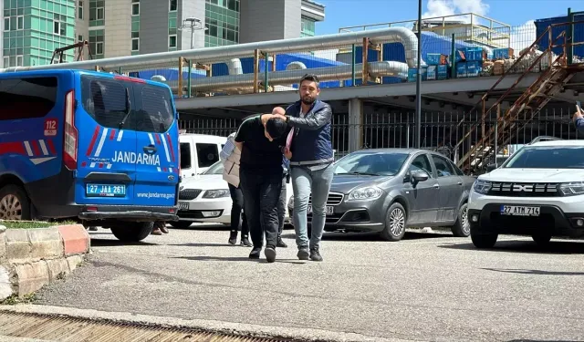 Gaziantep'teki bir cinayeti gizlediği iddiasıyla yakalanan 11 şüpheliden 2'si tutuklandı