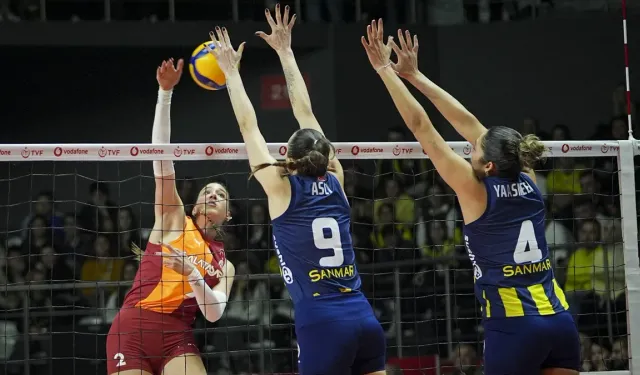 Fenerbahçe, nefes kesen derbide Galatasaray'ı mağlup etti