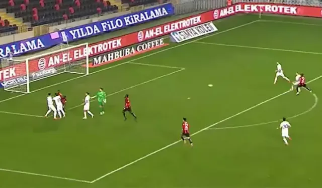 Gaziantep FK - Eyüpspor maçında ilginç gol!