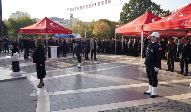 Büyük Önder Atatürk'ü anıyoruz