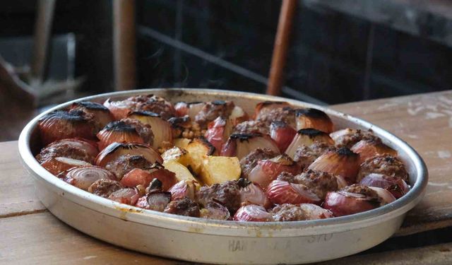 Gazianteplilerin doğal antibiyotiği soğan kebabı