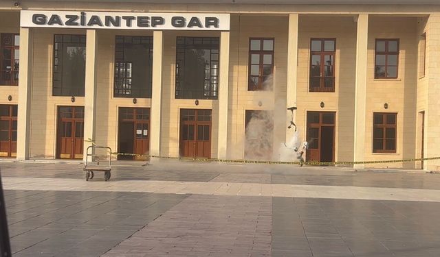 Gaziantep'te gar istasyonunda şüpheli çanta paniği!
