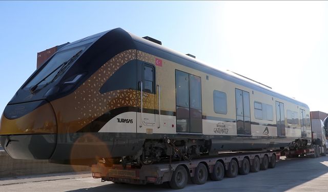Gaziantep Büyükşehir Belediyesi'ne Dördüncü Milli Banliyö Tren Seti Teslim Edildi