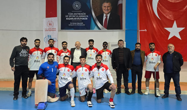 Volkan Group Hokey Takımı rakiplerine nefes aldırmıyor