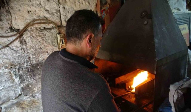 Gaziantepli usta Eski yöntemlerle ürettiği kebap şişlerini 15 ülkeye ihraç ediyor