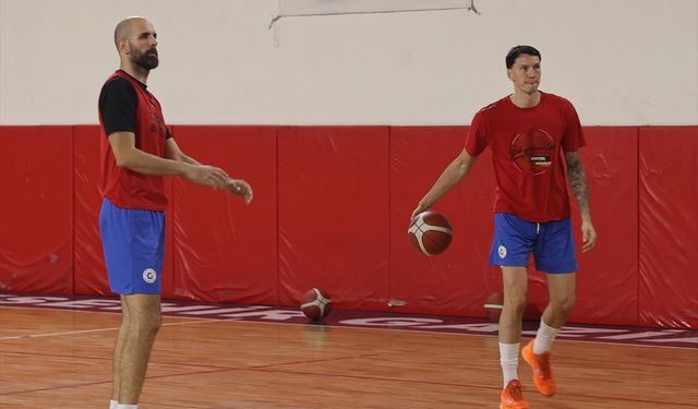 Gaziantep Basketbol liderlik koltuğunu bırakmak istemiyor