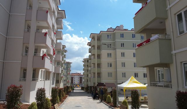 Gaziantep'te en az 4 çocuğu olan aileler için yapılan konutların başvuruları başladı