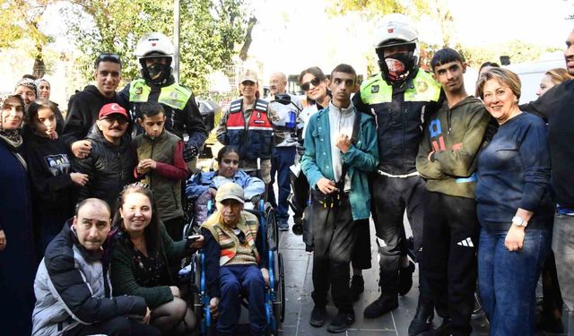 Gaziantep'te jandarmadan özel ihtiyaçlı çocuklara anlamlı ziyaret