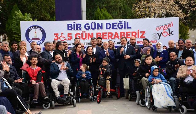 Şahinbey Belediyesi'nden 177 engelliye akülü ve manuel tekerlekli sandalye