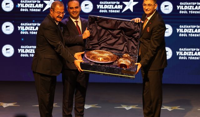 Sanayi ve Teknoloji Bakanı Kacır, 'Gaziantep'in Yıldızları' ödül töreninde konuştu