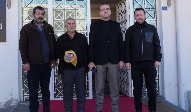 Gaziantep'te ilginç olay! Para poşetini çöpe attı, çöp poşetiyle bankaya gitti...