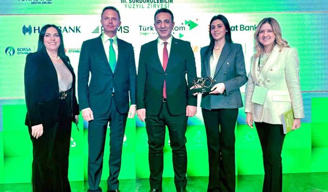 RE&UP, tekstil sektöründeki döngüsel ekonomi modeliyle Sürdürülebilirlik Liderleri Ödülü'nün sahibi oldu